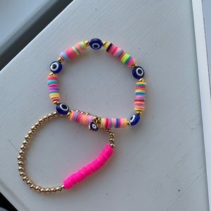 Preppy Bracelets, comes with both